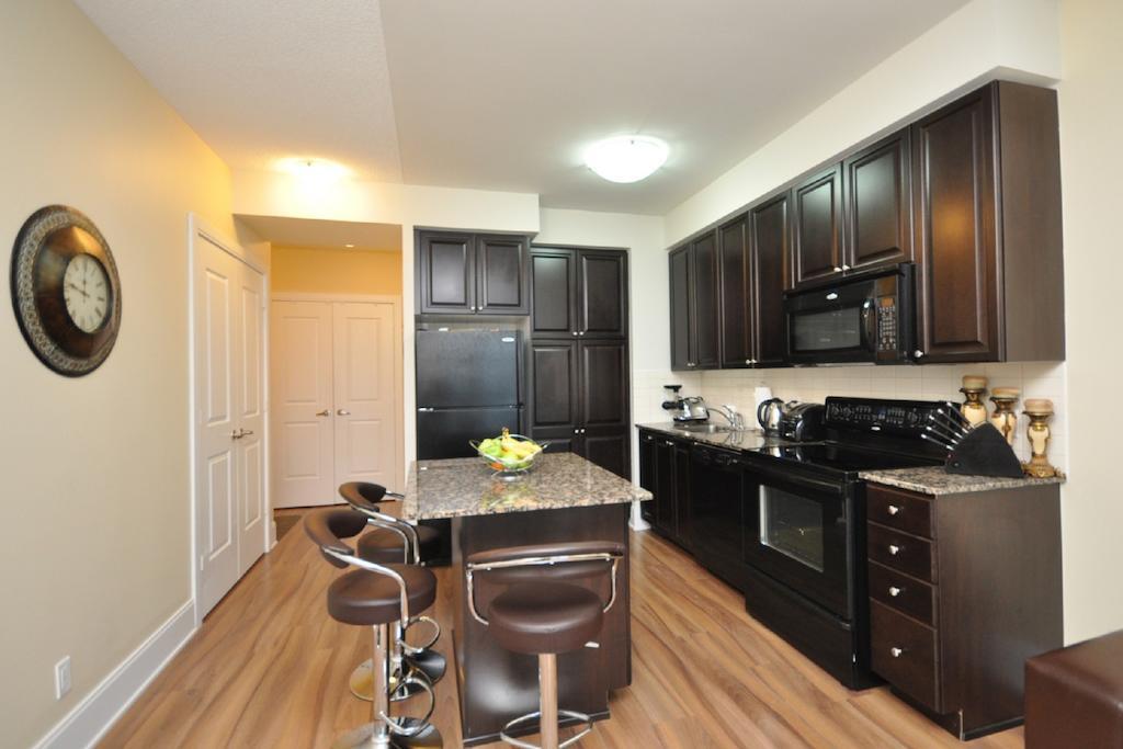 Napa Furnished Rental Apartments Square One Mississauga Chambre photo