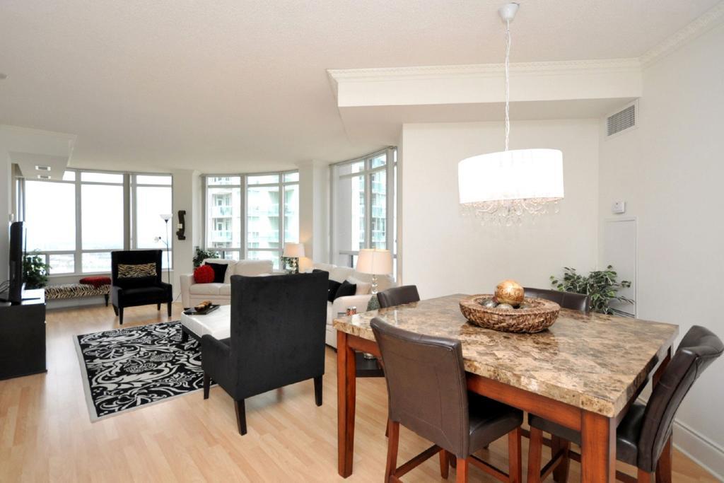 Napa Furnished Rental Apartments Square One Mississauga Chambre photo