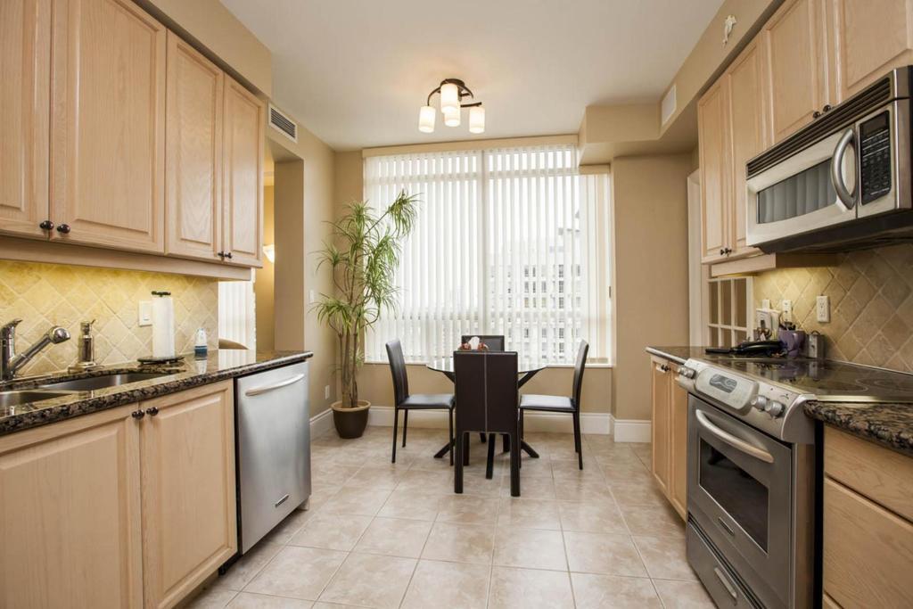 Napa Furnished Rental Apartments Square One Mississauga Chambre photo