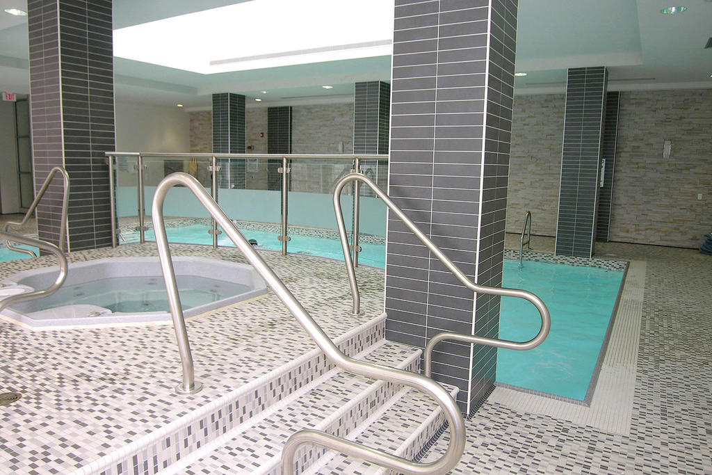 Napa Furnished Rental Apartments Square One Mississauga Extérieur photo