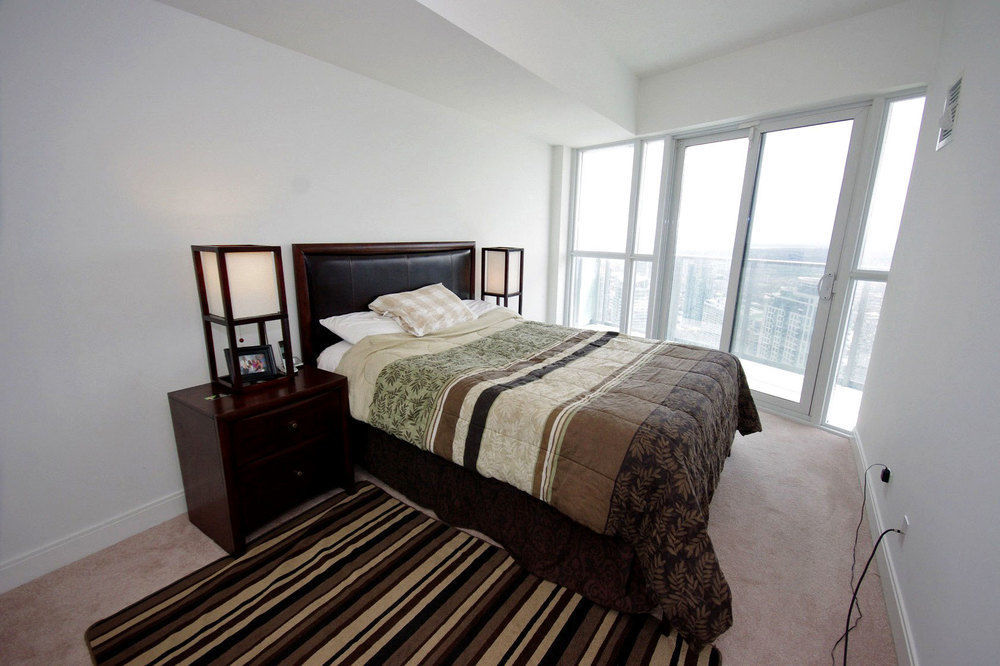 Napa Furnished Rental Apartments Square One Mississauga Extérieur photo
