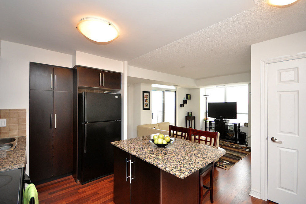 Napa Furnished Rental Apartments Square One Mississauga Extérieur photo