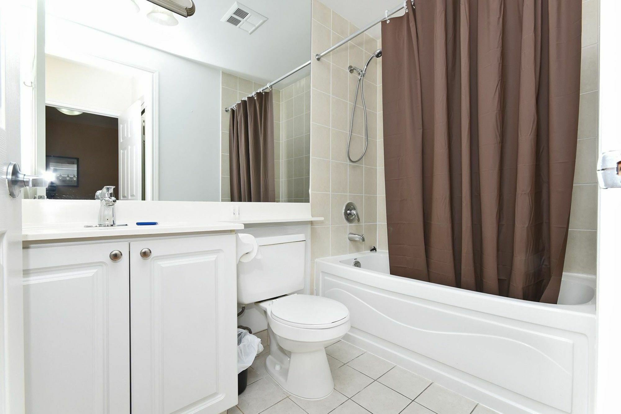 Napa Furnished Rental Apartments Square One Mississauga Extérieur photo